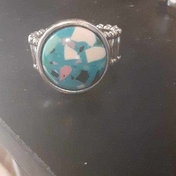 Multicolored ring - Picture 2 of 3